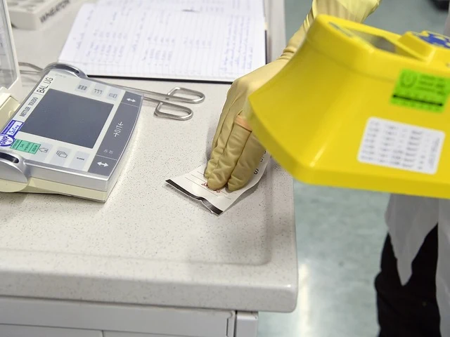 Pontos tömegmérés analitikai mérlegen a laboratóriumban
